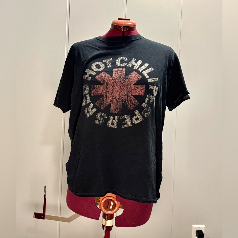 Gildan Black Short Sleeve Tee with Red Graphic - Hot Chili Peppers Style